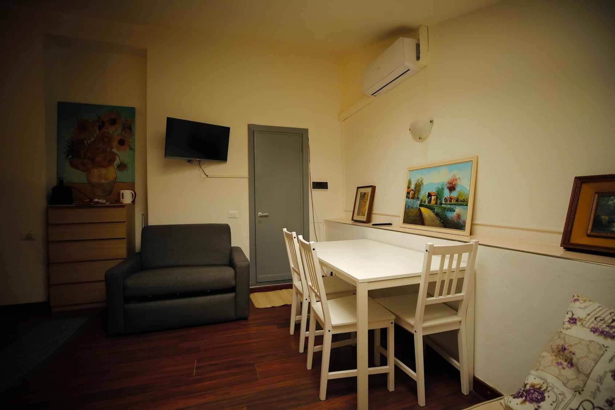 Apartamento Hosting Dreams Attics - Duomo Milán Exterior foto