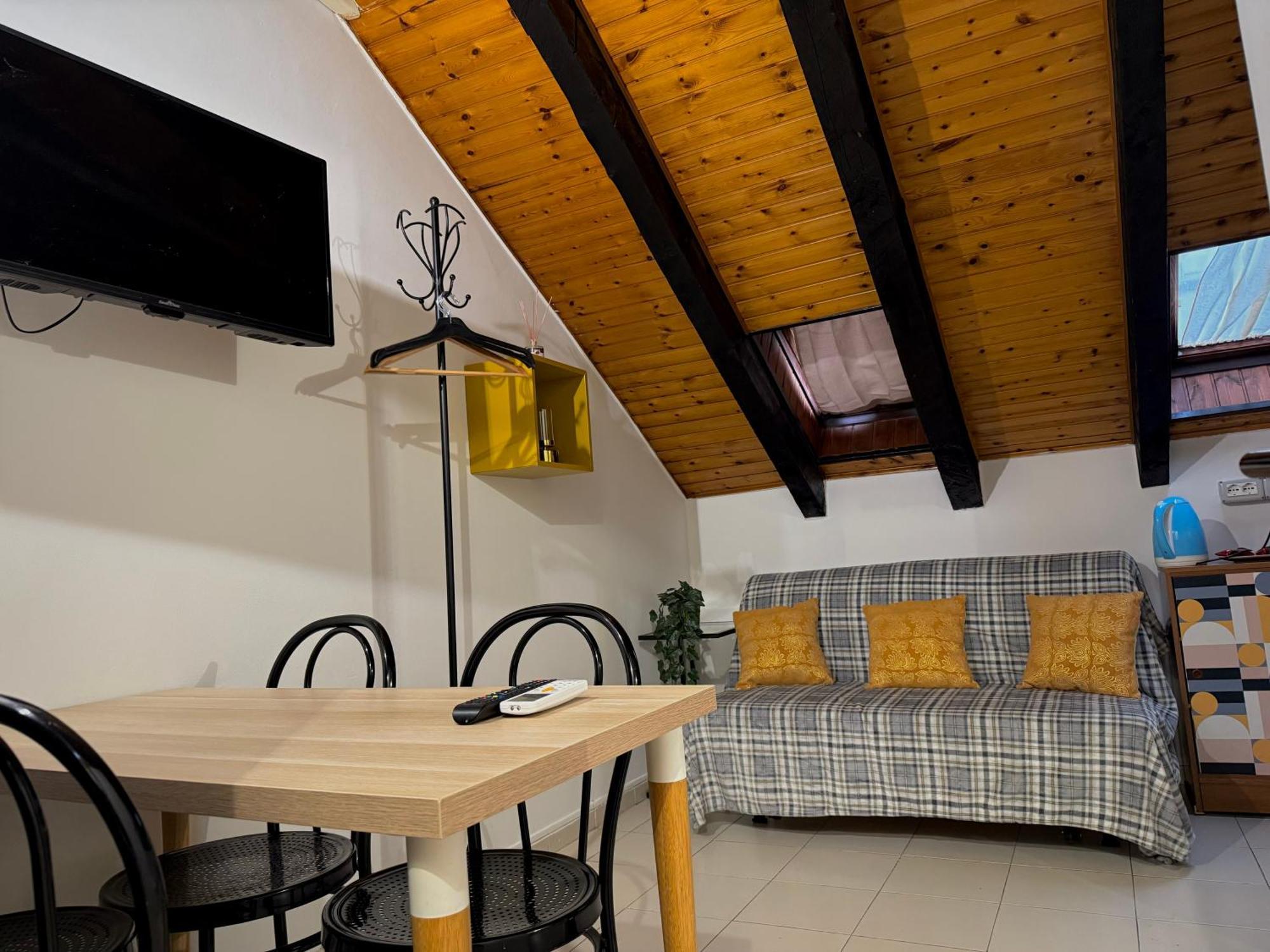 Apartamento Hosting Dreams Attics - Duomo Milán Exterior foto