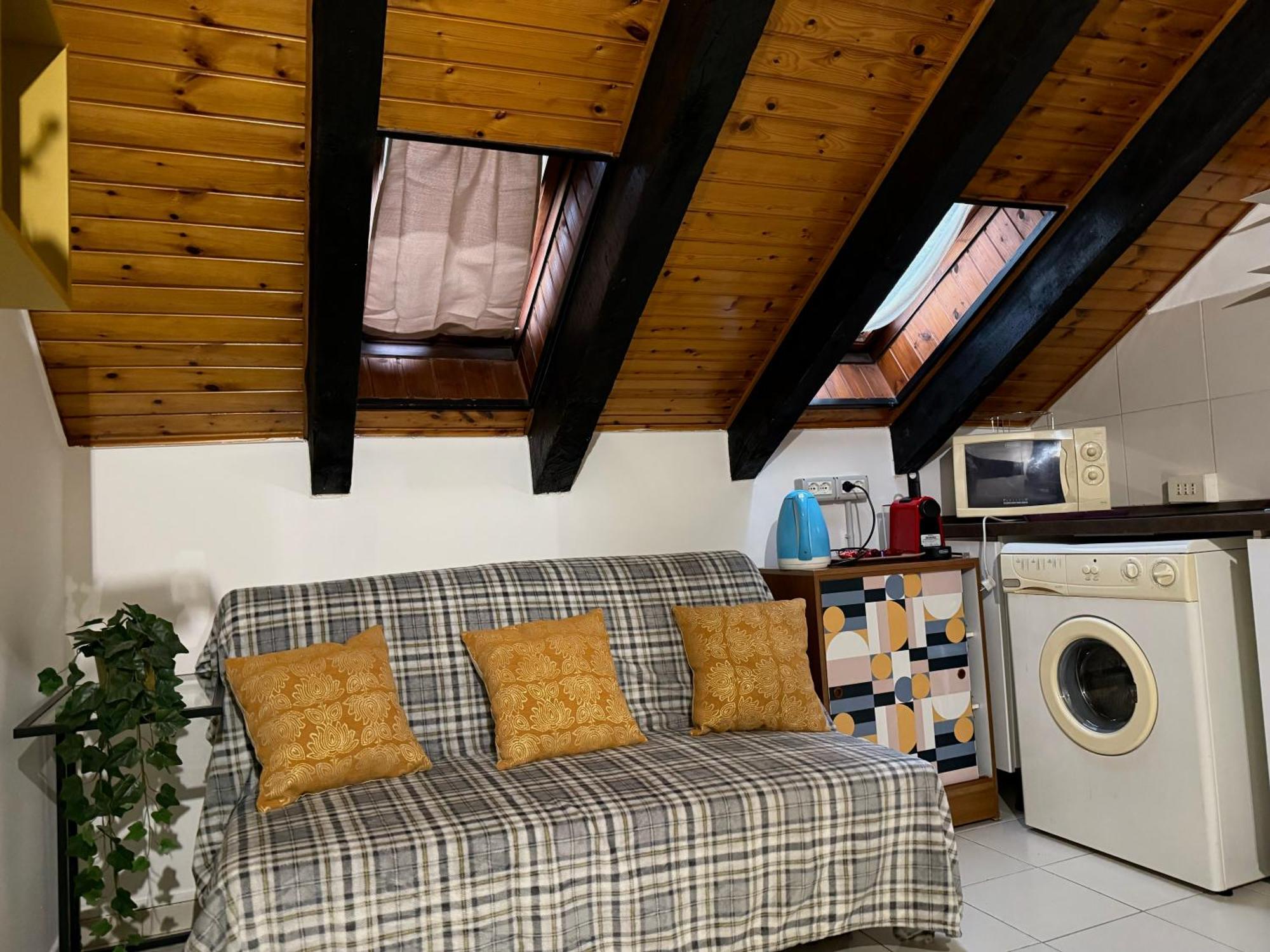 Apartamento Hosting Dreams Attics - Duomo Milán Exterior foto